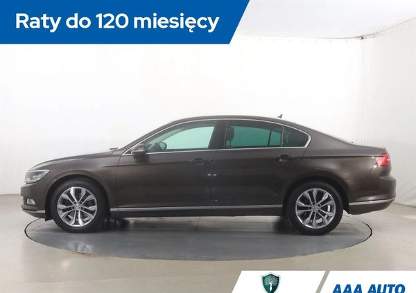 Volkswagen Passat cena 68000 przebieg: 151589, rok produkcji 2015 z Raszków małe 154